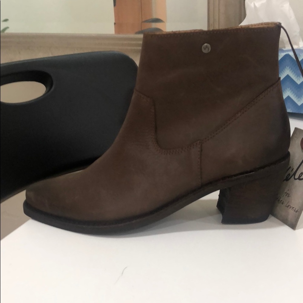 Velez Colombian boots